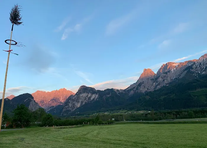 فندق مبيت وإفطار Wengerwirt Zur Laube Komfortzimmer Deluxe Weng im Gesause