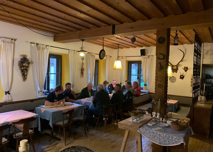 Wengerwirt Zur Laube Komfortzimmer Deluxe فندق مبيت وإفطار 3*